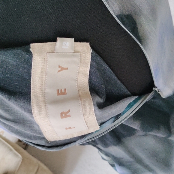 Frey Sheer Top Blouse - Picture 7 of 7